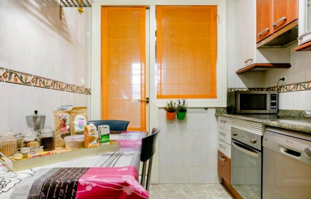 Ferienwohnung Nuestro Refugio - Casco Viejo Con Wifi Y Parking Gratuito- Bilbao Exterior foto